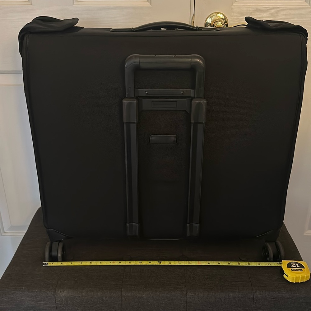 Briggs and Riley Black Spinner Garment Bag